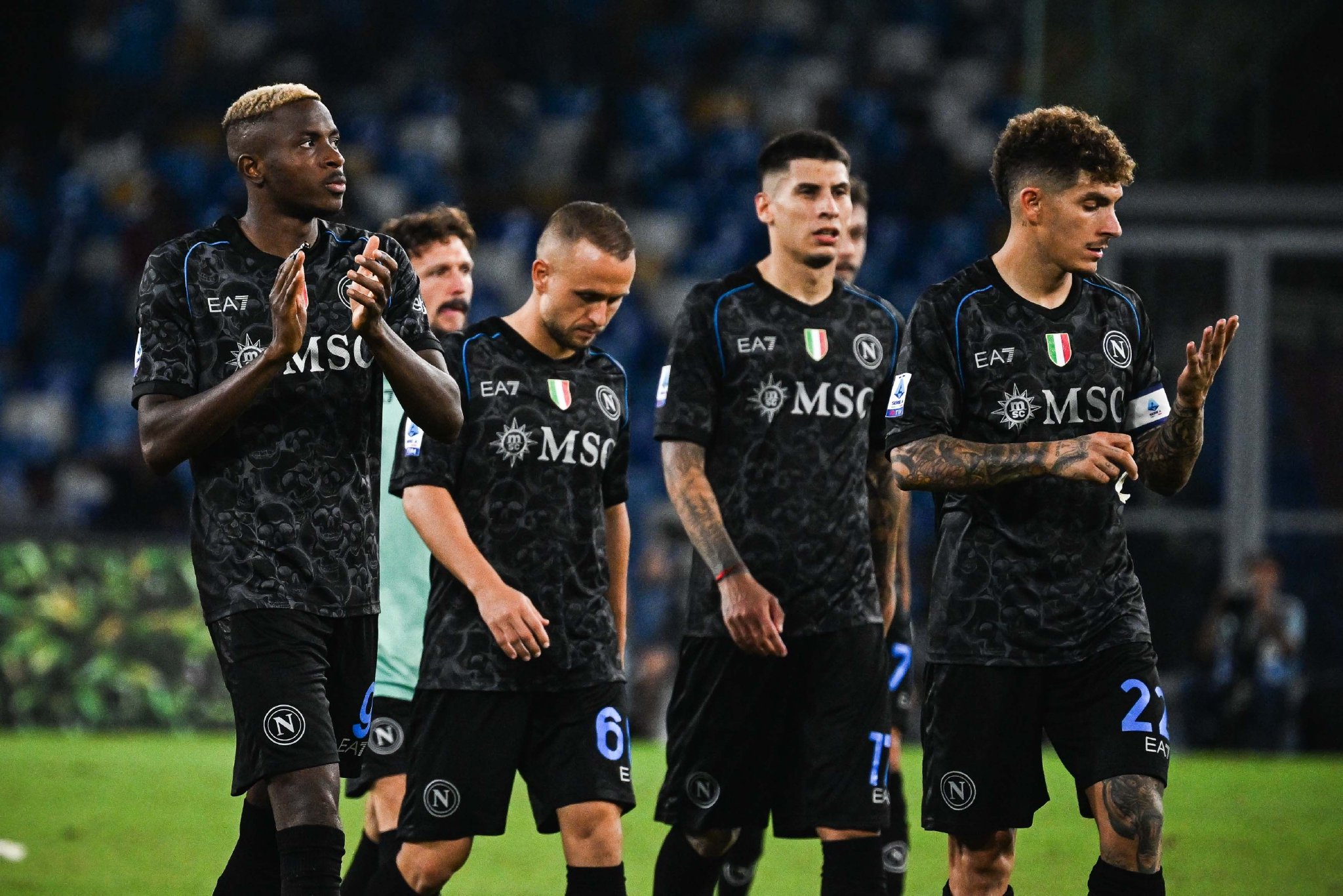 关于佛罗伦萨不敌那不勒斯，战绩堪忧的信息