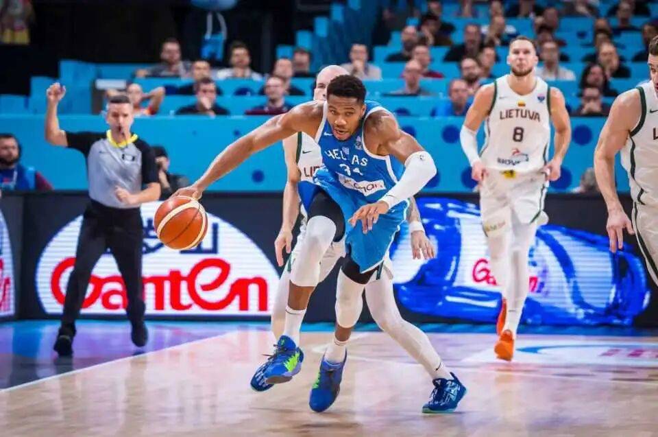 希腊队全队动员,备战激烈对决 希腊队全队动员,备战激烈对决