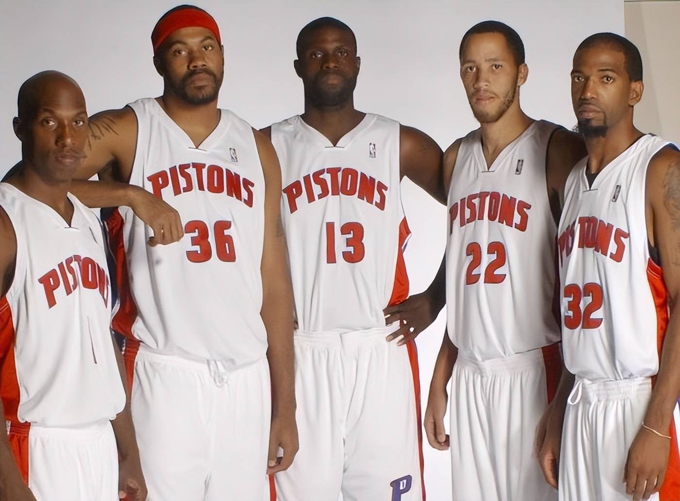 包含热火焕发全明星，活塞沦陷东部的词条