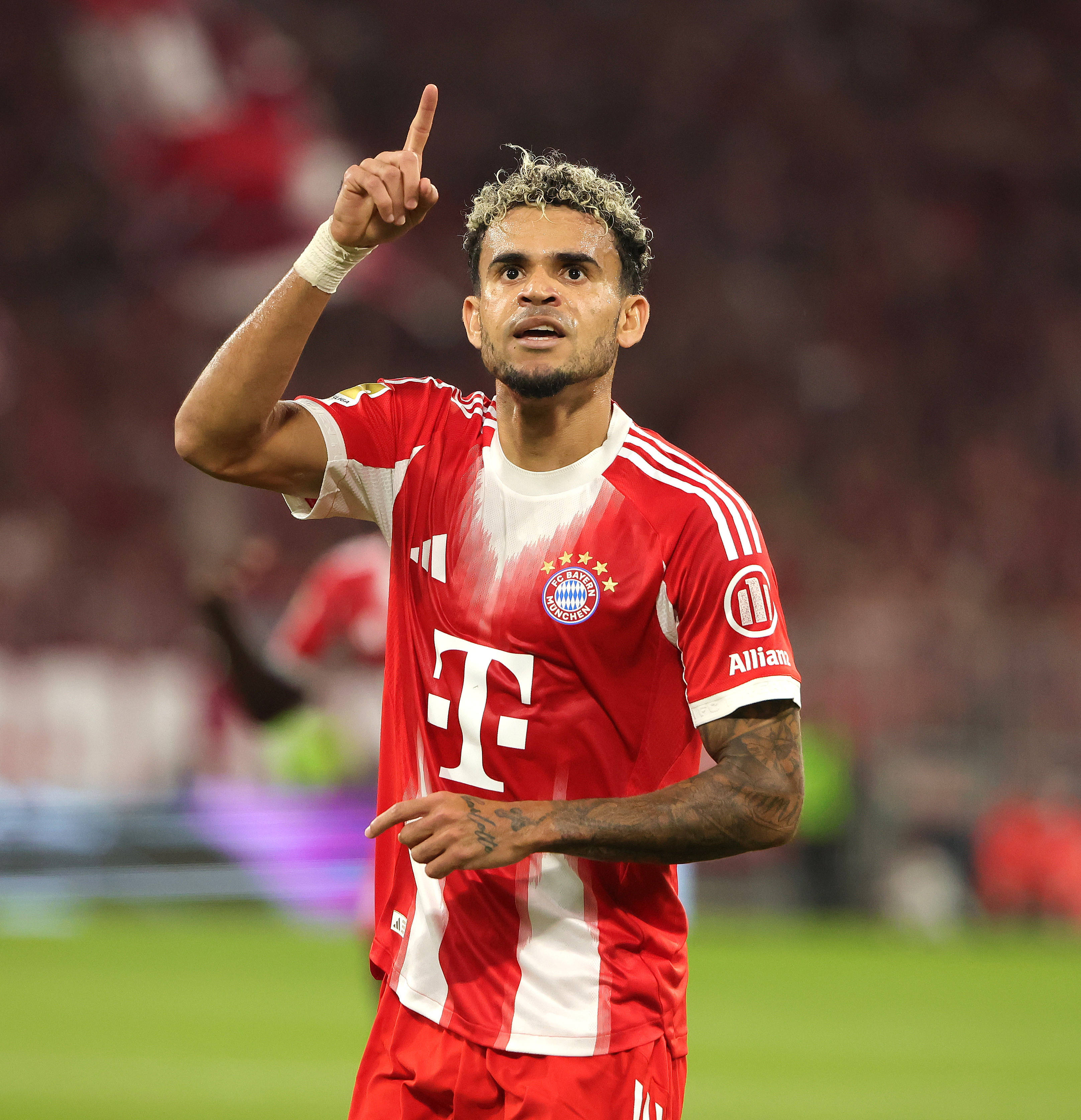 关于拜仁慕尼黑逆转胜利，德甲夺冠前途光明的信息