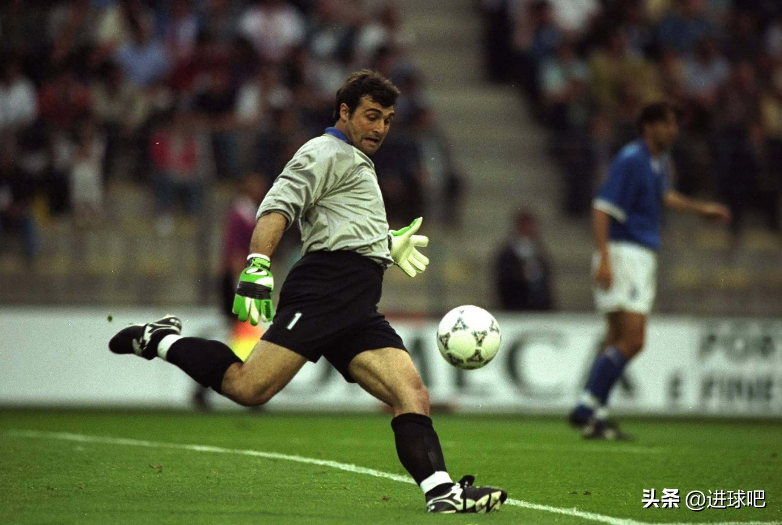 意大利队在点球大战中惜败，无缘欧国联决赛的简单介绍