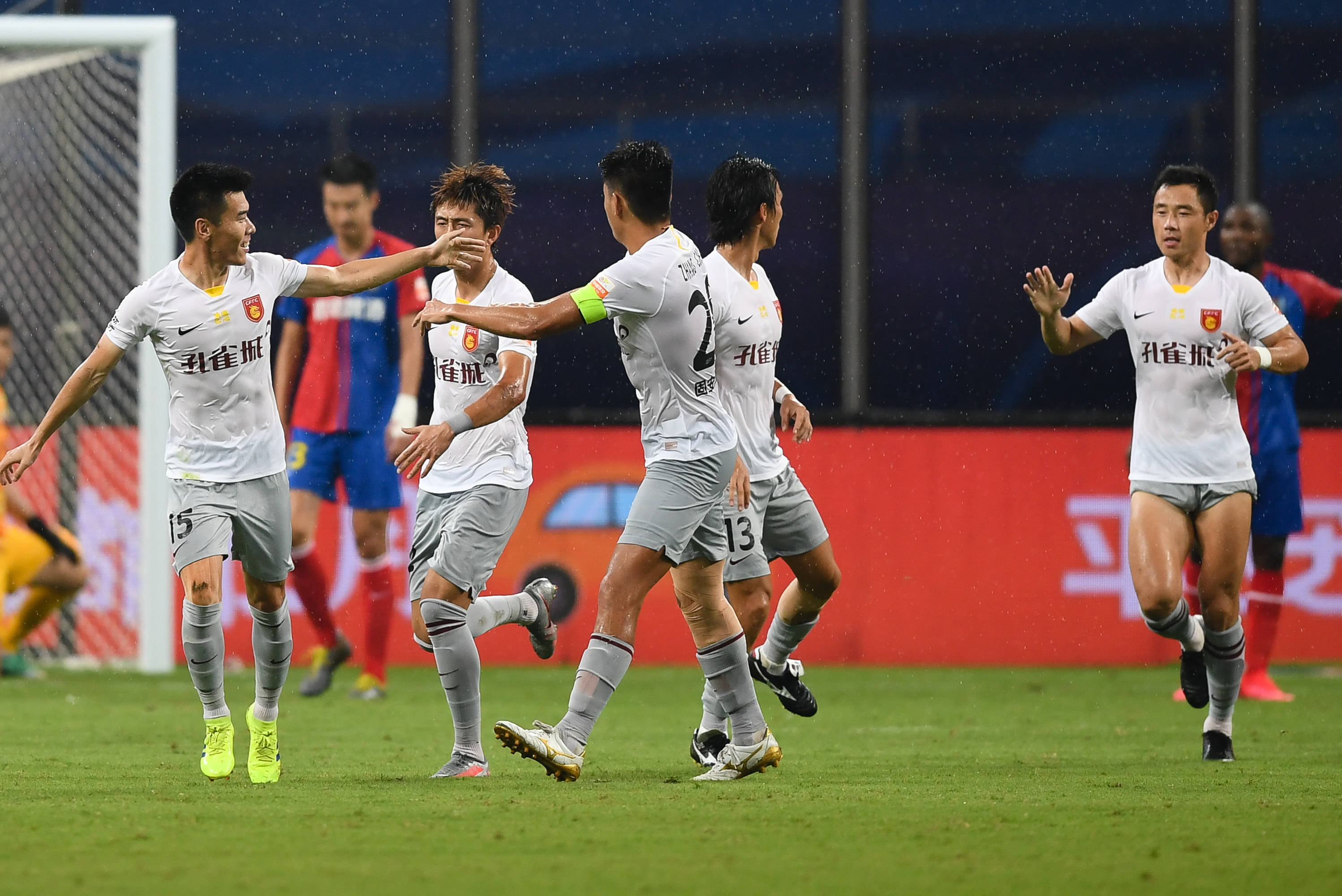 青岛黄海主场绝杀河北华夏,积分榜持续攀升 青岛黄海主场绝杀河北华夏,积分榜持续攀升