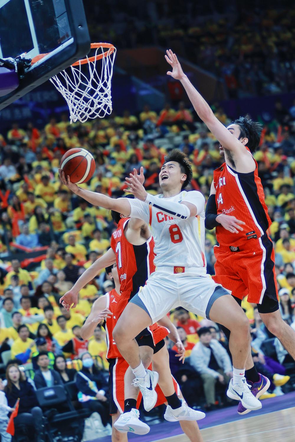 深圳男篮不敌对手,遭受打击 深圳男篮不敌对手,遭受打击