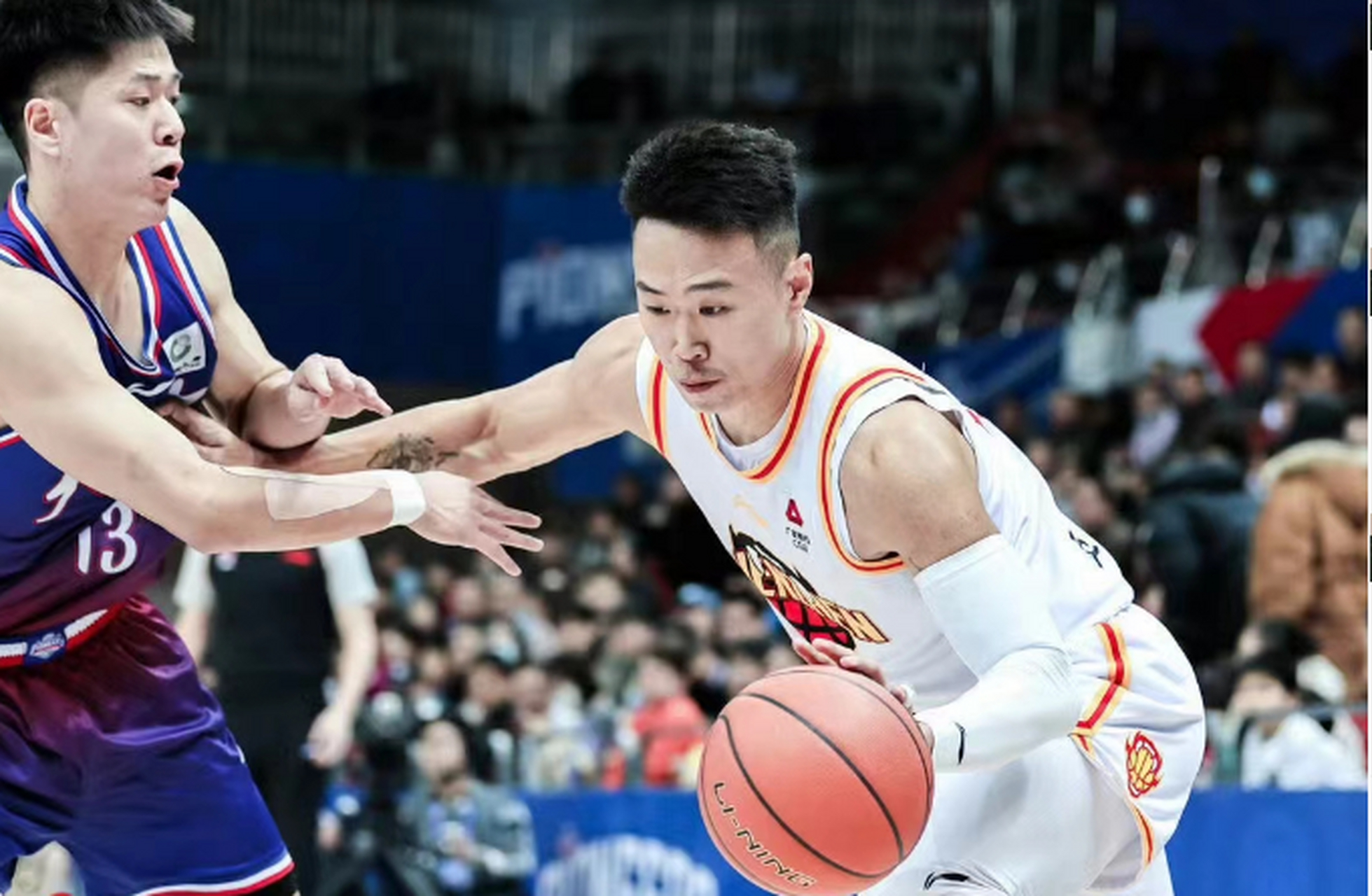 深圳篮球联赛激烈角逐,精彩绝伦 深圳篮球联赛激烈角逐,精彩绝伦