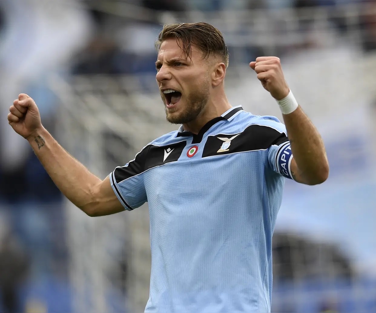 包含阿贾克斯盼望逆袭，全力争取晋级决赛的词条