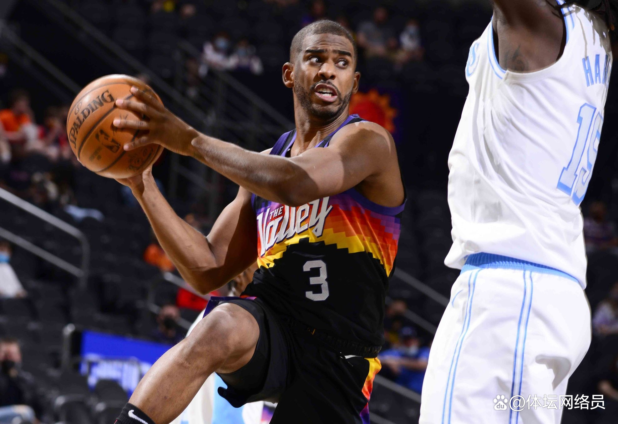 关于克里斯保罗展现绝佳表现，助队夺得胜利的信息