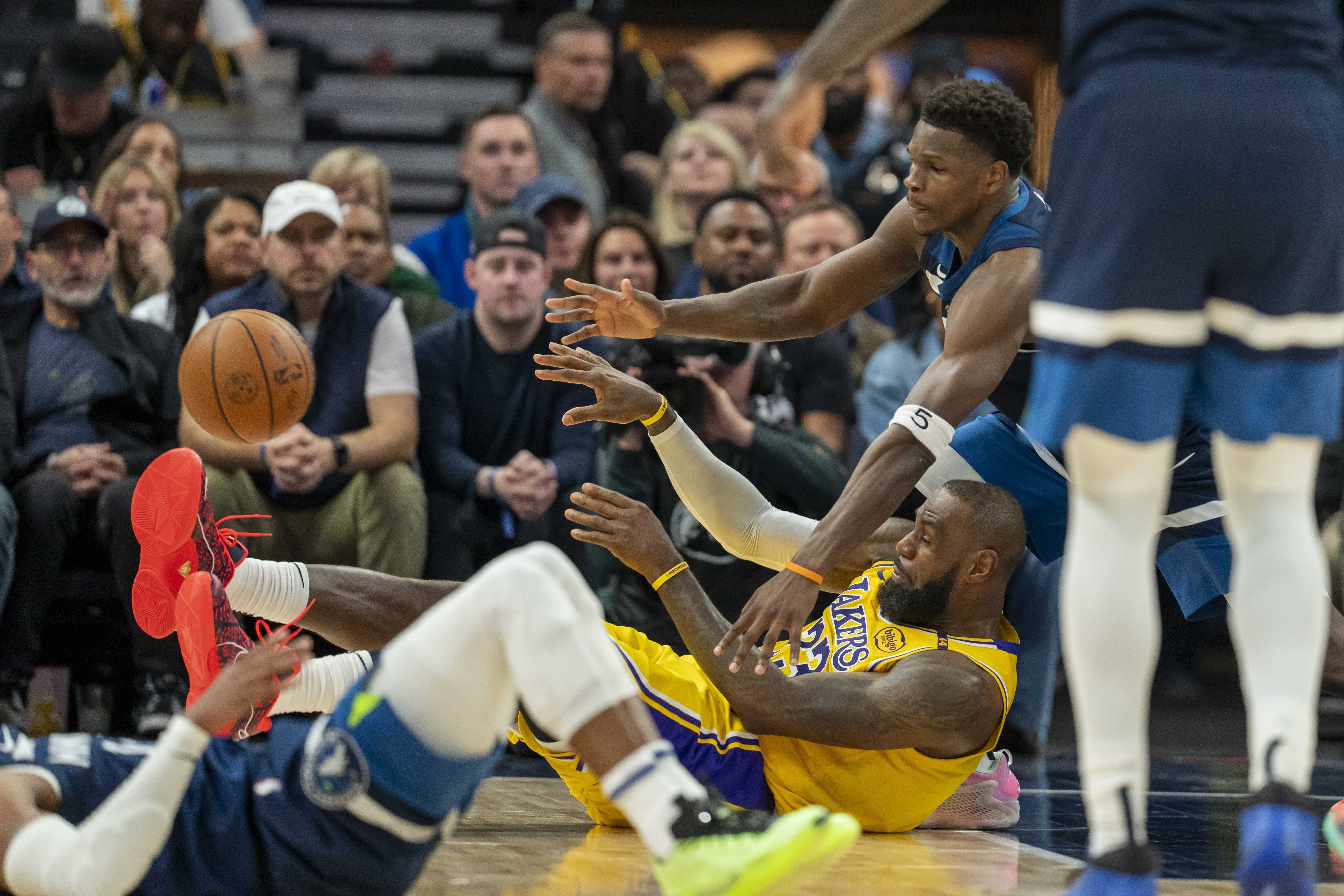 关于新秀凯尔特人与老牌湖人擦出火花的信息 关于新秀凯尔特人与老牌湖人擦出火花的信息