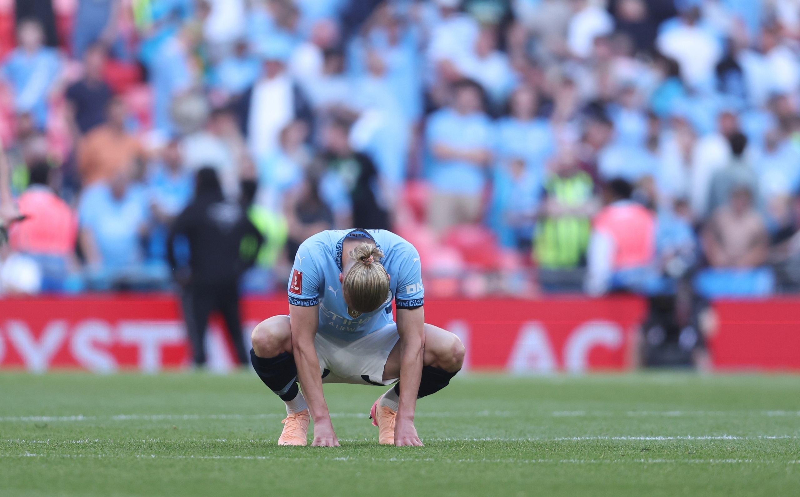 水晶宫杀入英冠决赛，欲夺冠世锦赛奖杯的简单介绍