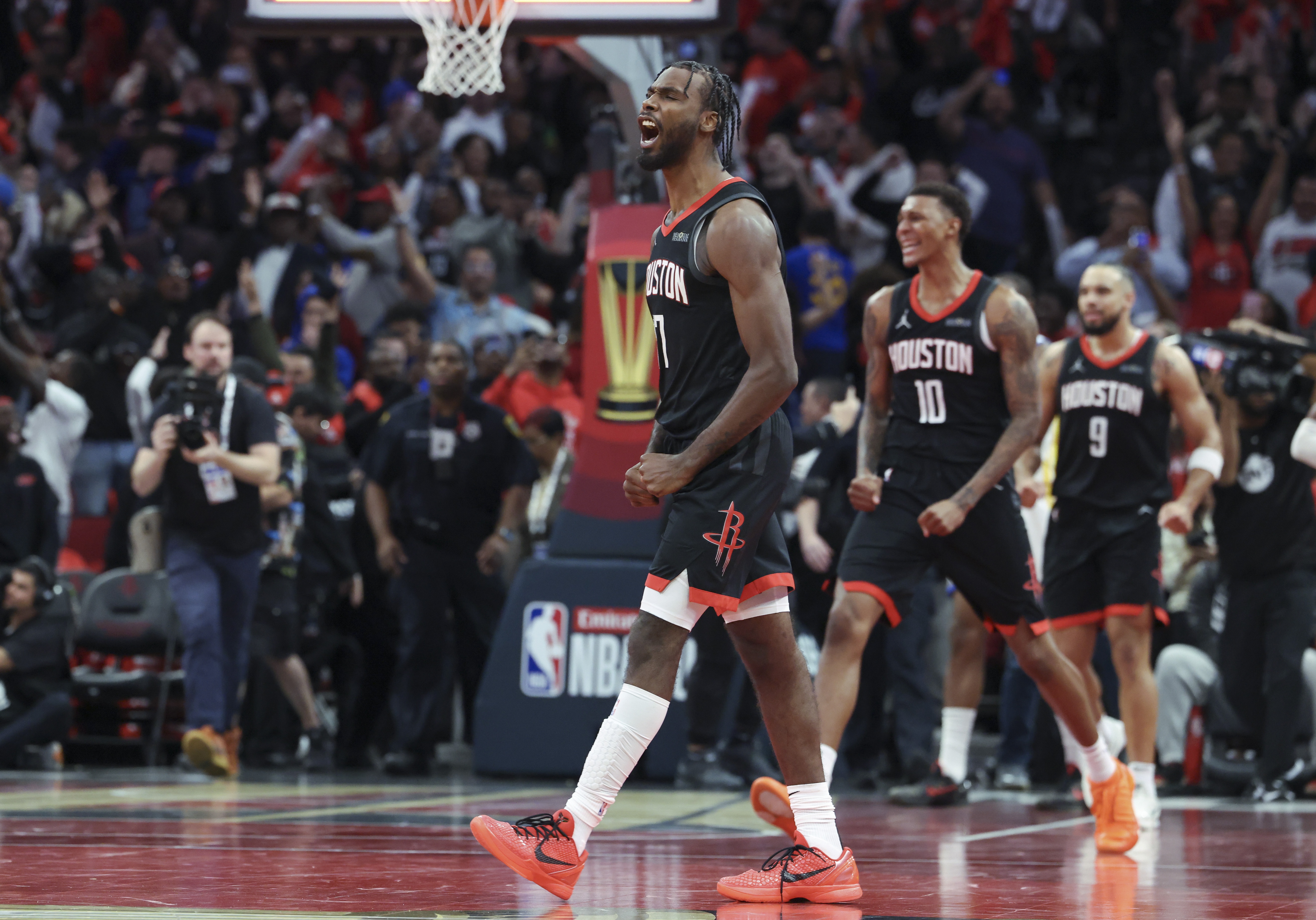 竞争激烈!联盟球队争夺季后赛资格备受瞩目的简单介绍 竞争激烈!联盟球队争夺季后赛资格备受瞩目的简单介绍