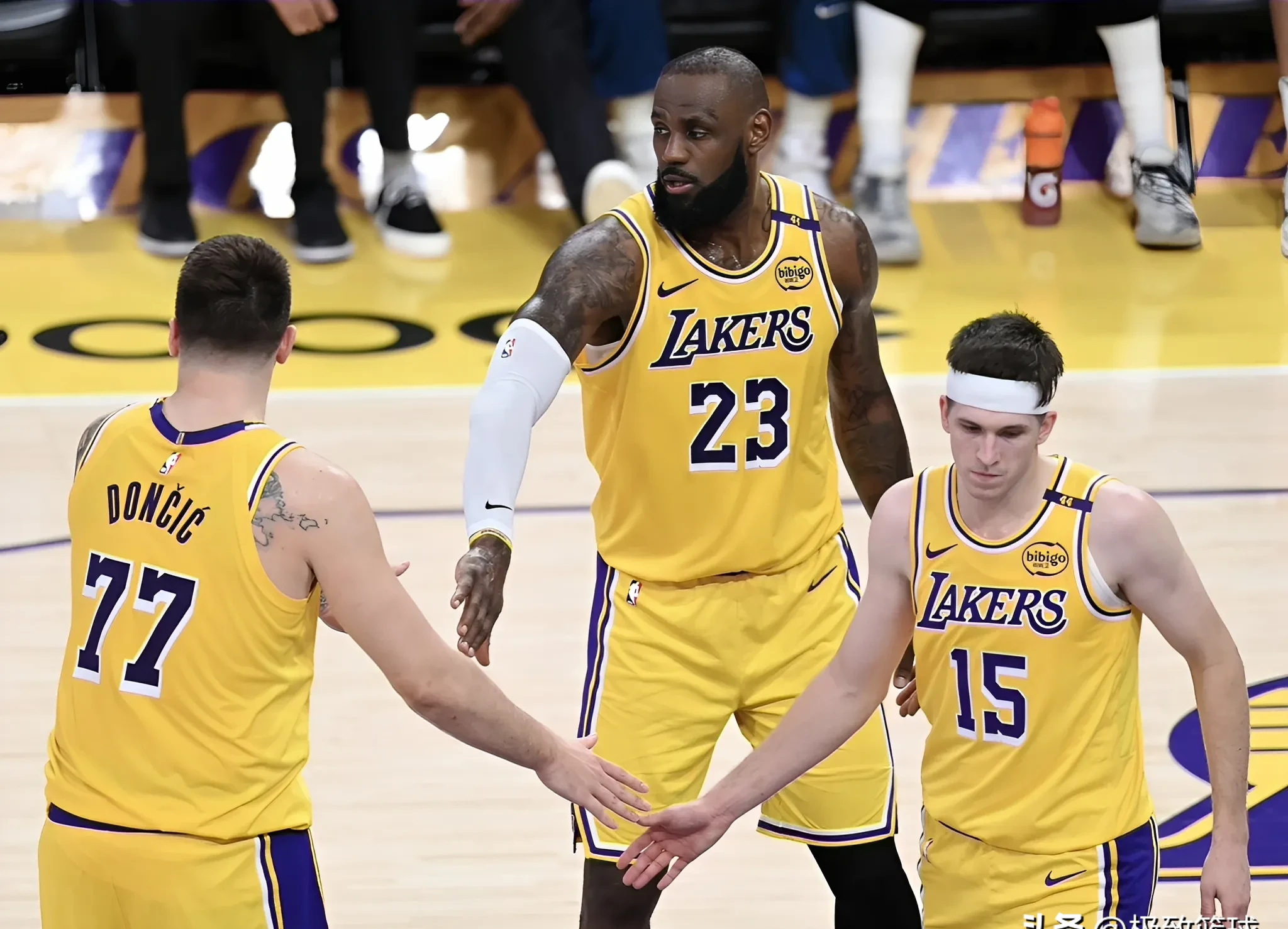 湖人队核心球员因家庭问题缺席，球队备受影响