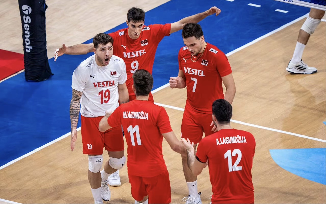 红蓝军团在欧预赛中展现强大实力